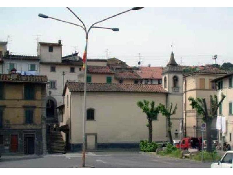Piazza Pilati al Porto di Mezzo di Lastra a Signa (foto 2005)