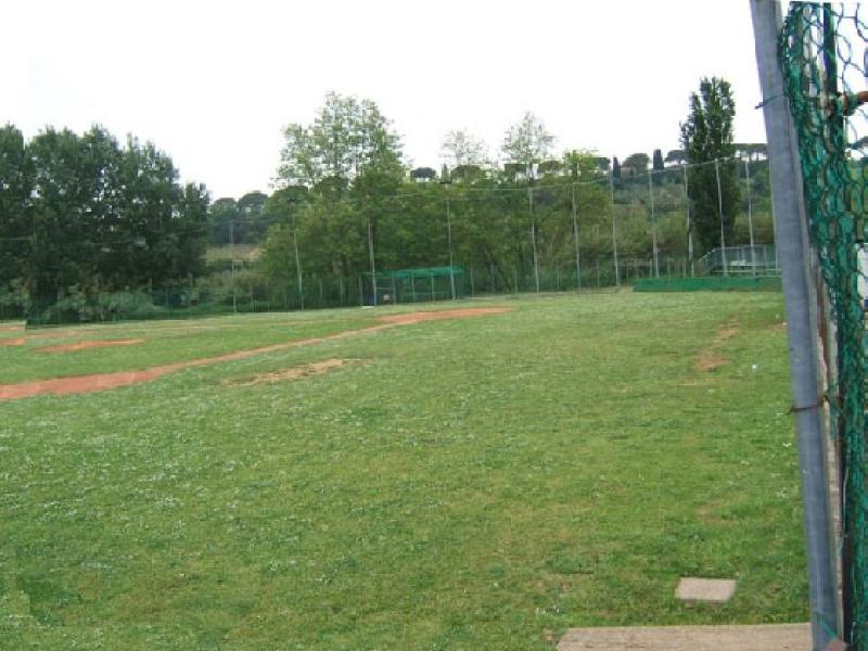 Porto di Mezzo, campo di baseball  (foto 2005)