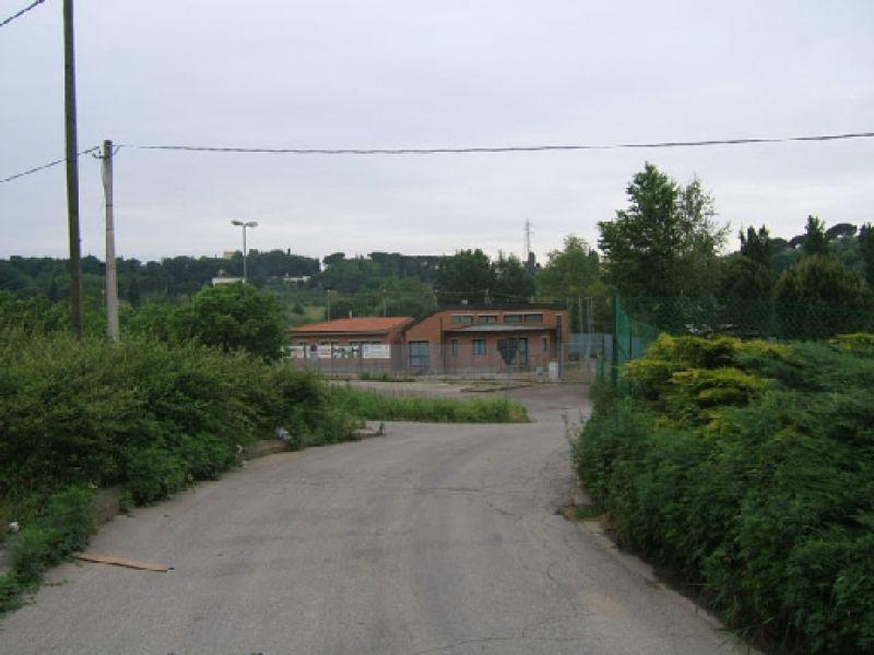 Porto di Mezzo, ingresso campo di baseball (foto 2005)