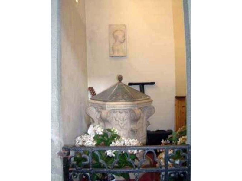 Porti di mezzo. Fonte Battesimale chiesa di San Pietro (Lastra a Signa)