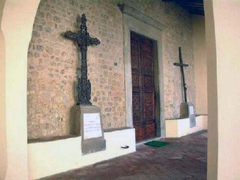 Lastra a Signa,San Martino a Carcheri. Ingresso della chiesa (2004)