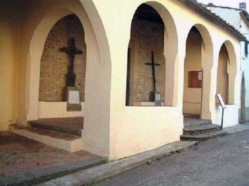 San Martino a Carcheri. Ingresso della chiesa (2004)  (Lastra a Signa)