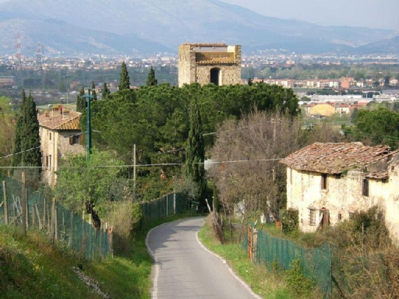 Sant'Ilario, via di Valle e la Torre Lastra a Signa 2004