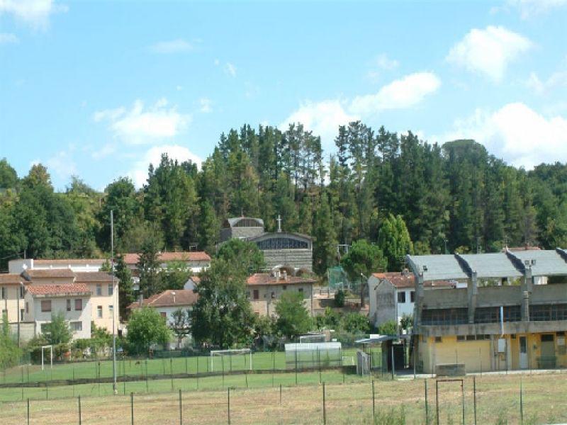 Ginestra F.na - Stadio e chiesa dell'Immacolata dalla circonvallazione (2007) | Lastra a Signa