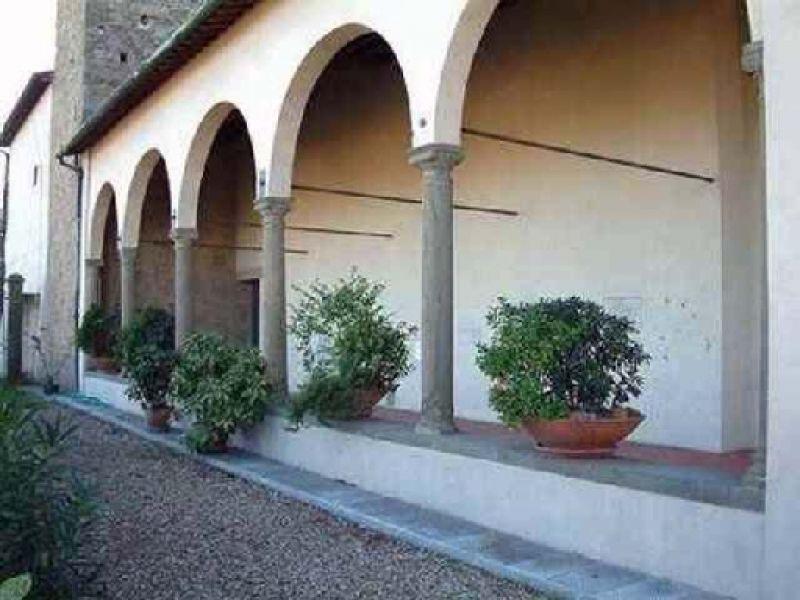 Portico laterale | chiesa di San Martino a Gangalandi, Lastra a Signa