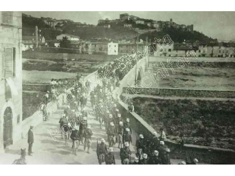 Manovre militari - Passaggio dei militari sul ponte 1900 (Ponte a Signa)