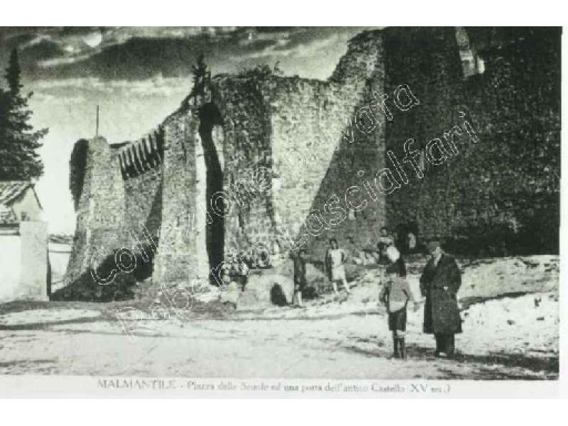Malmantile Piazza delle scuole e porta antico Castello (1933)