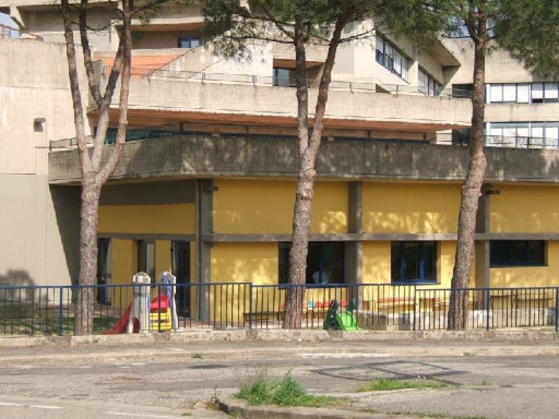 Centro Sociale Residenziale di Castagnolo, scuola per l'infanzia e biblioteca pubblica (foto 2007)| Lastra a Signa