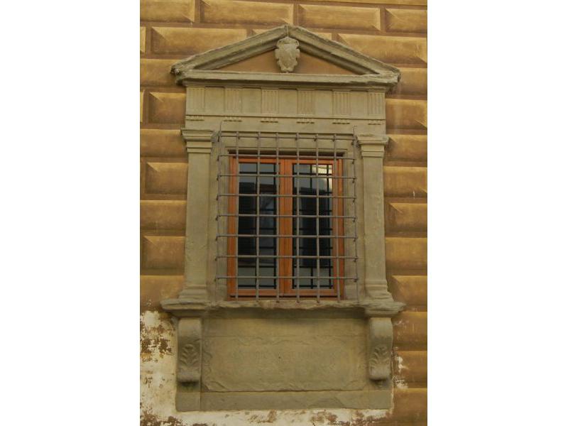 Palazzo Pretorio, sec.XVI Finestra 2011 | Lastra a Signa