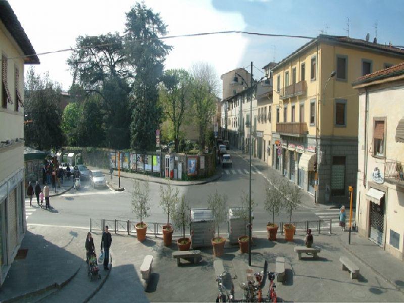 Piazza 4 Novembre panoramica (2007)