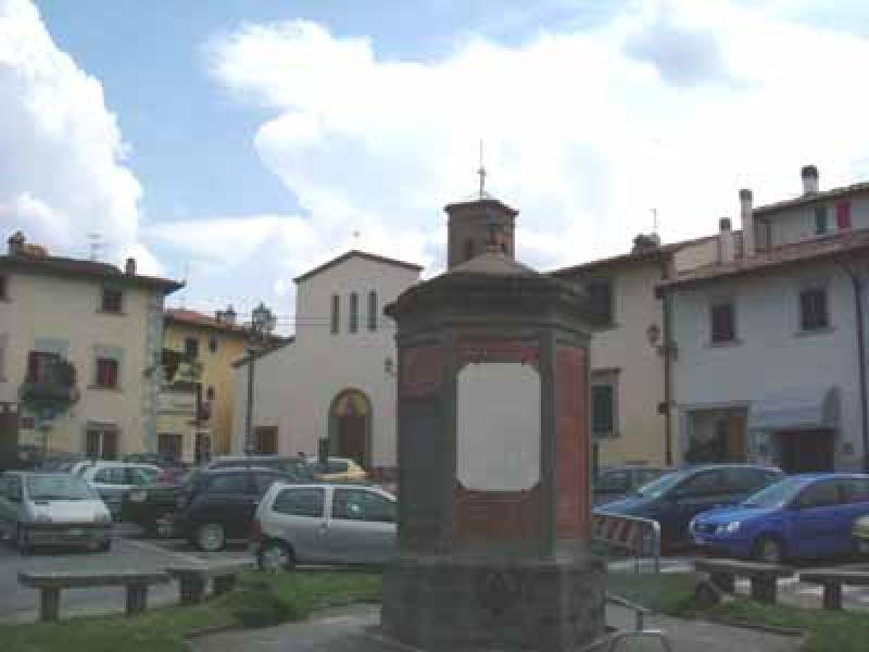 Montespertoli<br>Piazza Machiavelli<br>2005
