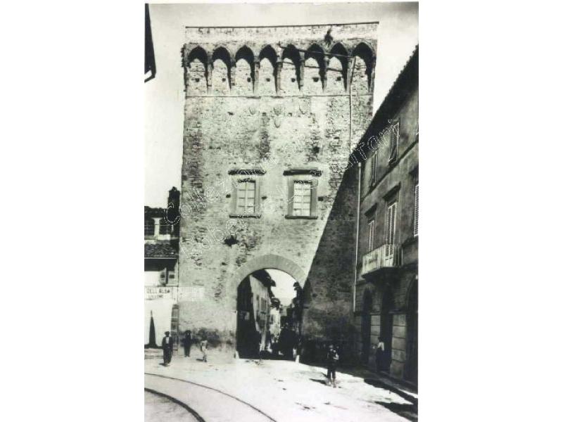 Lastra a Signa. Porta Fiorentina o di Levante e Corso Vittorio Emanuele 1919