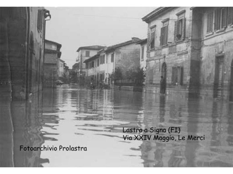 Via XXIV Maggio Le Merci 4 novembre 1966 | Lastra a Signa