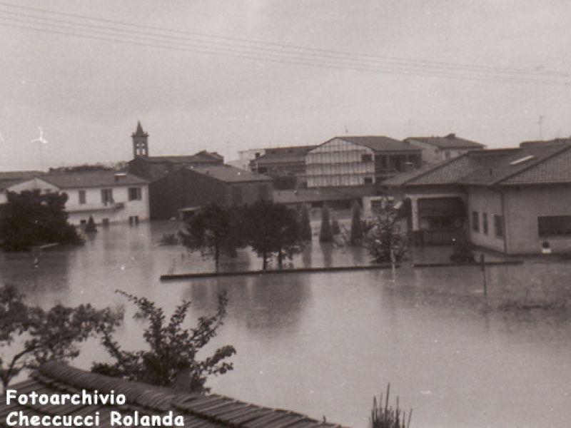 Via Livornese,zona Via Cipriani - Via 1° Maggio (4 novembre 1966) | Lastra a Signa