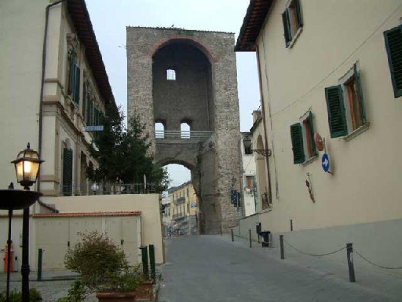 Via Alighieri e Porta di Baccio (2004) | Mura di,Lastra a Signa