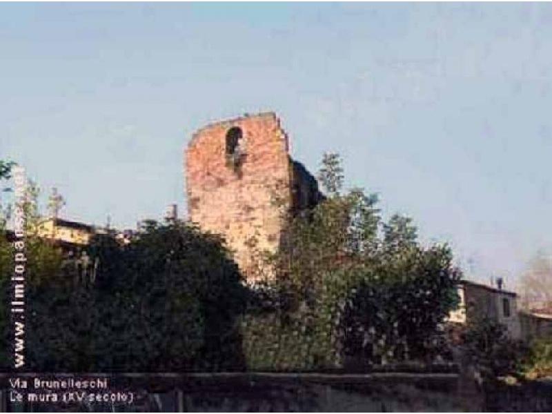 Torre nord di via Brunelleschi 2005 | Mura di,Lastra a Signa