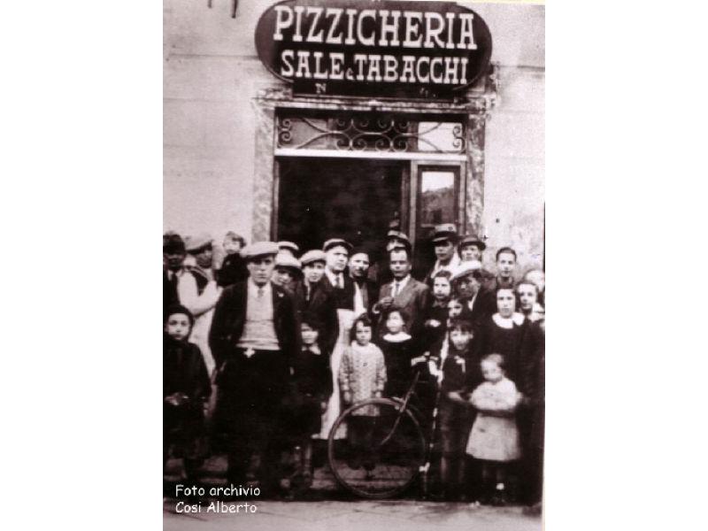 Costumi toscani, pizzicheria Sali e Tabacchi (1930)
