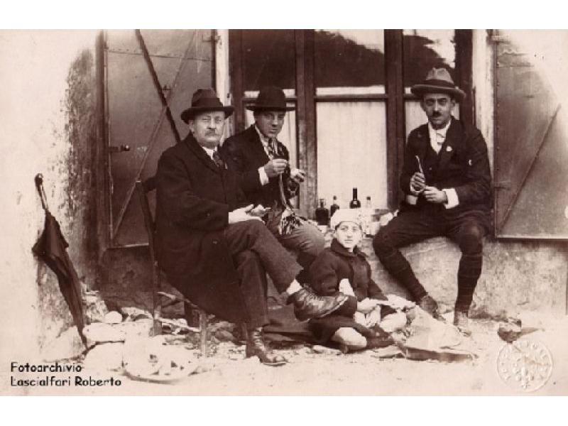 Costumi toscani (1900)