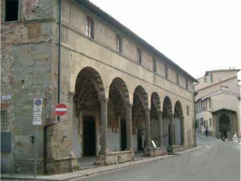 Lastra, centro storico.<br>Spedale S.Antonio.(XV sec)<br>Foto 2004