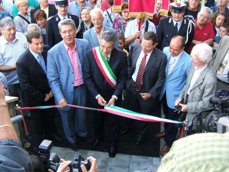 Il sindaco Nannetti inaugura la stazione ferroviaria di Lastra a Signa 27/8/2006
