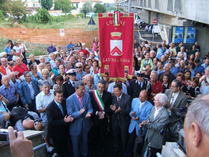 Il sindaco Nannetti durante l'inaugurazione della stazione ferroviaria di Lastra a Signa 27/8/2006