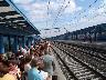 Primi viaggaitori alla stazione ferroviaria di Lastra a Signa 27/8/2006  (imm. 12 di 14)