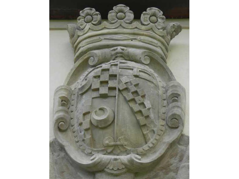 Villa delle Selve, stemma con le insegne degli Strozzi e dei Salviati  foto  2012