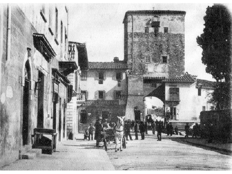Lastra a Signa. La Posta con Porta di Baccio 1900