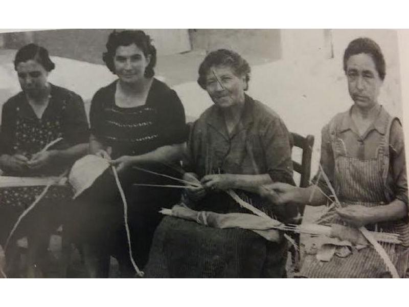 Trecciaiole al lavoro