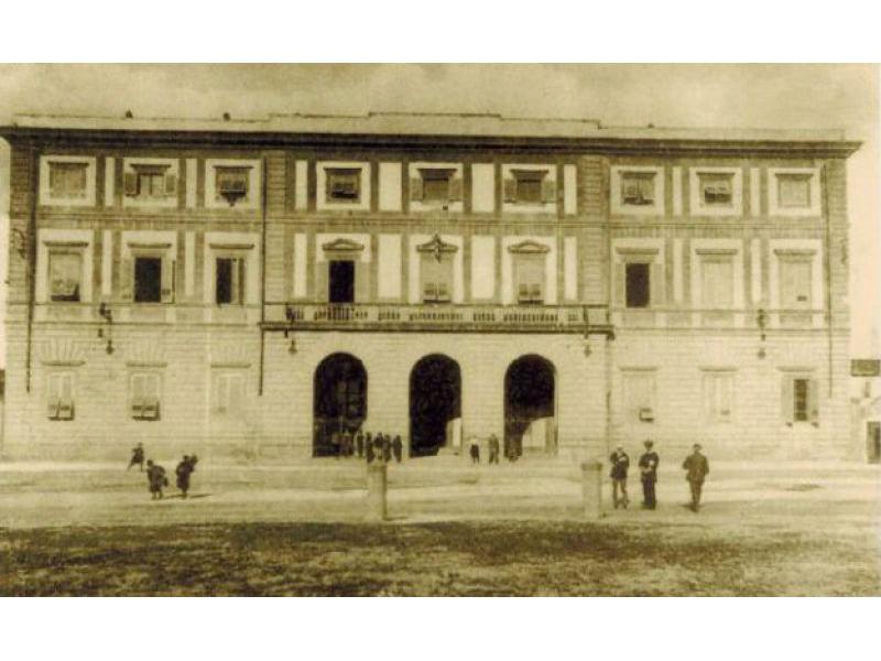 Palazzo comunale di Sesto Fiornetino inaugurato nel 1871 (foto d'epoca)