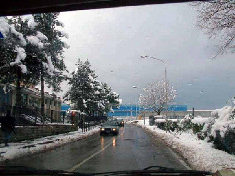 Via Di Sotto, Scuole medie e ferrovia (2005)