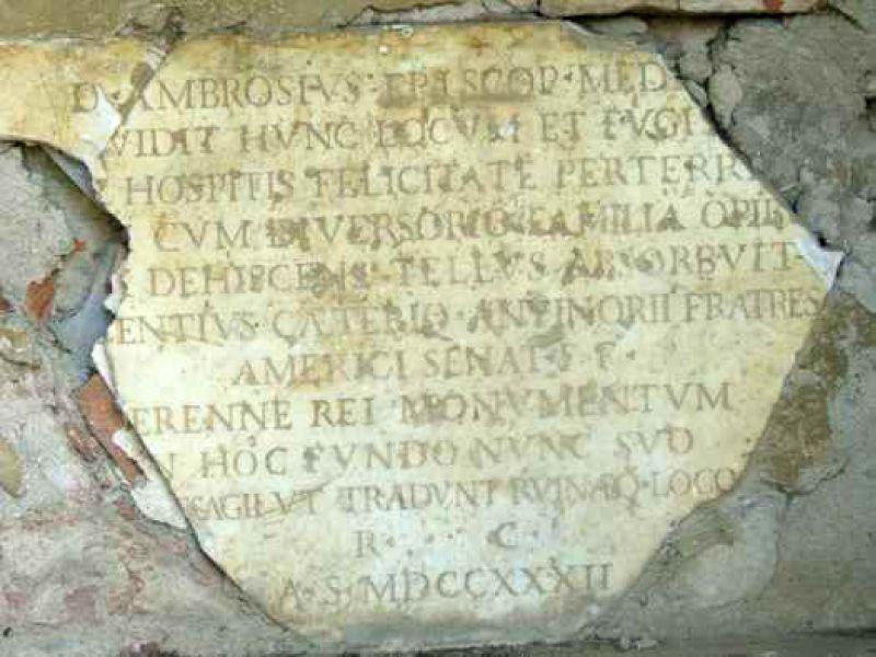 Tabernacolo di Sant'Ambrogio o della Mala Mantilia<br>epigrafe