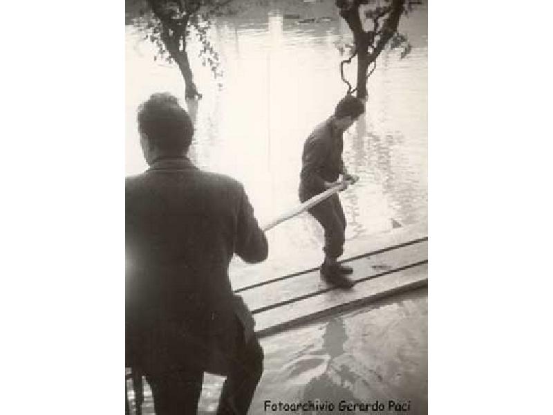 Salvataggio  (novembre 1966)