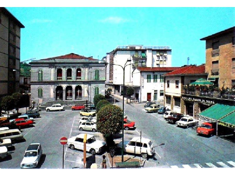 Signa, Cinema teatro Ernesto Rossi in Piazza Felice Cavallotti (1970 circa)