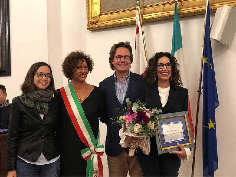 Foto ricordo. Il Sindaco Angela Bagni e Richard e Lisa Altig (2017)