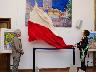 Comune di Lastra a Signa Sala Consiliare. Scopertura del telo (imm. 2 di 4)