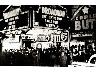 Il palcoscenico e l'esterno del cinema teatro Roma con gli spettatori in coda al botteghino (New York 22 novembre 1937) (imm. 3 di 11)