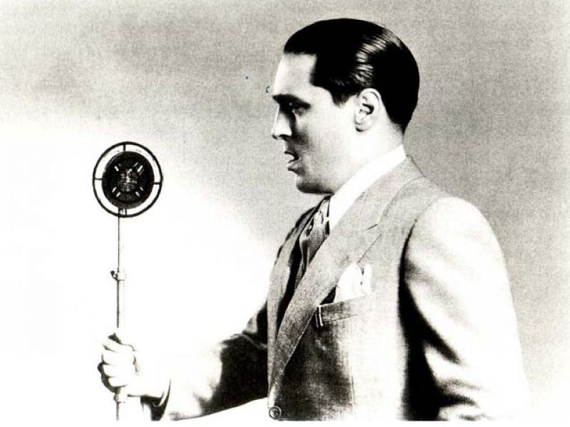 Carlo Buti in sala di incisione