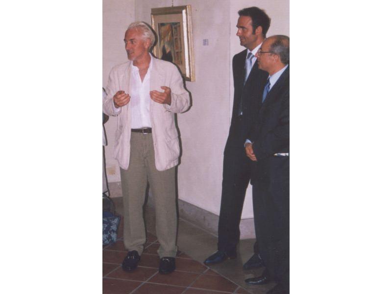 2003 matera da sx Maranghi, il critico Maurizio Vanni, il curatore della mostra Emanuele Coretti
