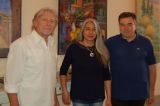 L’artista con da sinistra il collega Marcello Bertini e il critico d’arte Andrea Mancini (Palazzo Roffia, S.Miniato - Pi)