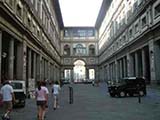 Firenze, loggiato degli uffici. Agosto 2003