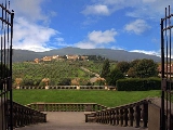 Villa La Ferdinanda, panoramica verso il paese di Artimino (2005)
